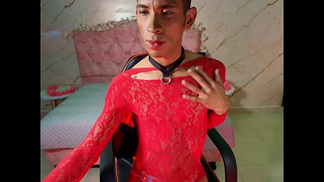 monserrat_petite's Webcam Show