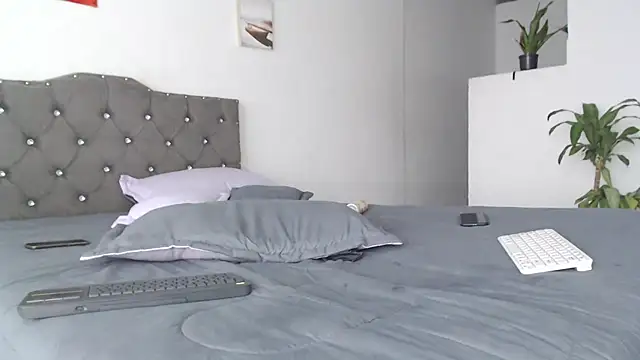 Aaronblack1_'s Live XXX Chat