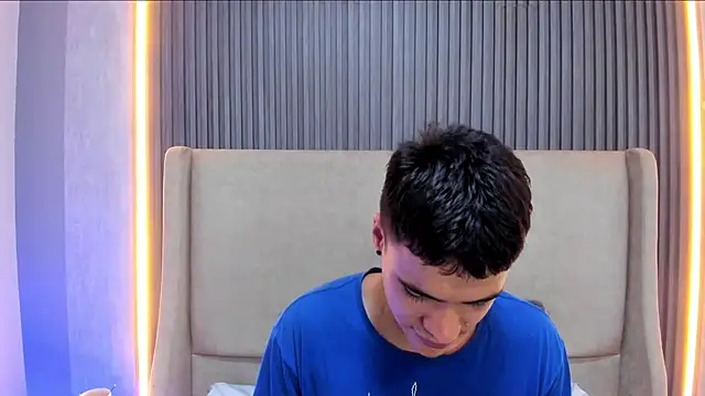 BenitoSaenz's Live XXX Chat