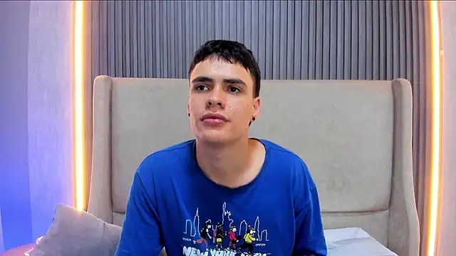 دردشة BenitoSaenz الجنسية المباشرة