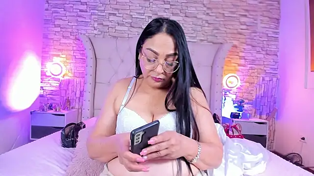 Czat XXX na żywo – Gina_Myers