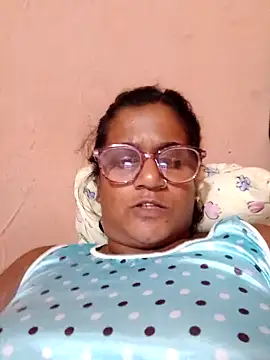 indianstrawberrylips4u Chat XXX in diretta