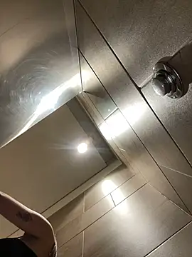 XXX chat uživo modela Alyshanon18