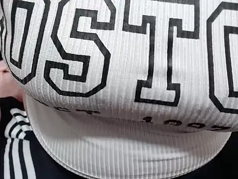 Онлайн чат XXX Laura_hottt