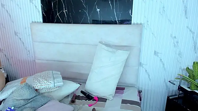 Reginavegaa: онлайн-секс-чат