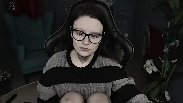 Chatroom XXX en direct de VeliraBraitberg