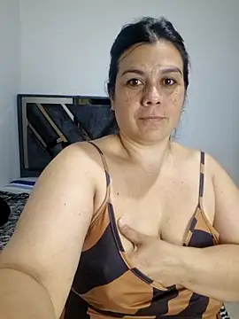 martina_foxy_'s Live XXX Chat