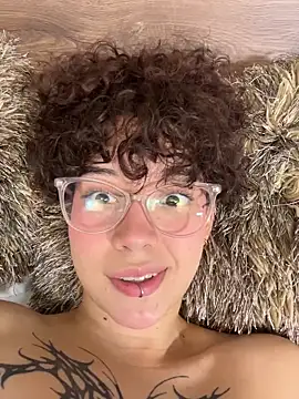 luci_butterfly – Naživo XXX chat