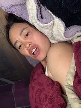 ten-girl-2k5's Live XXX Chat