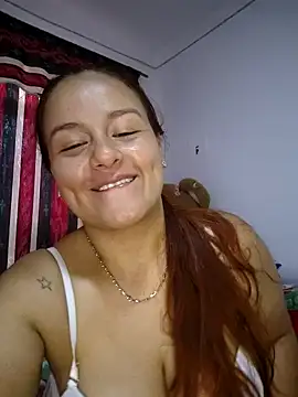 Chatroom XXX en direct de Foxylisaflores