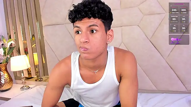 DomenicoRey 即時 XXX 聊天