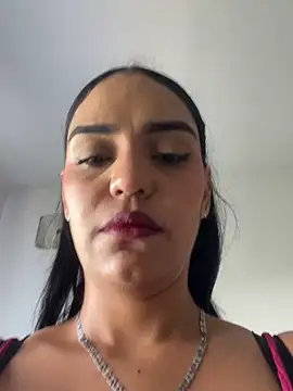 Chat XXX en directo de Sara-77