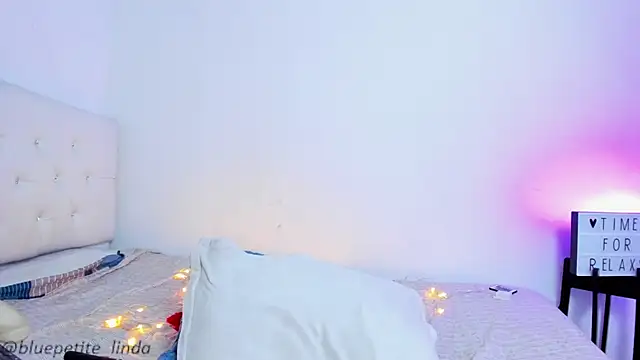 Chatroom XXX en direct de Blue_Petite