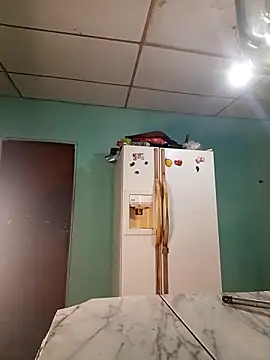 Онлайн чат XXX kanyat_