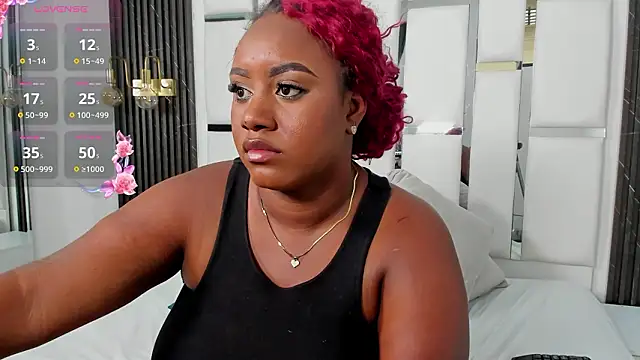 Chat +18 de laia_fisher_ ao vivo