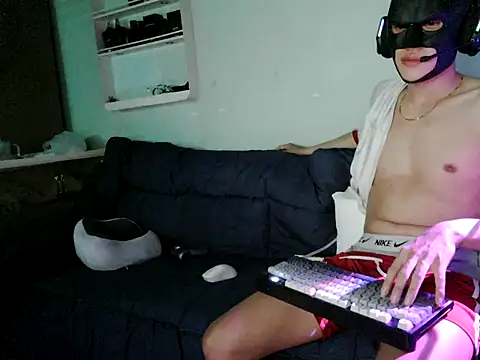 boyhigh1997 Adlı Modelin Canlı XXX Sohbeti