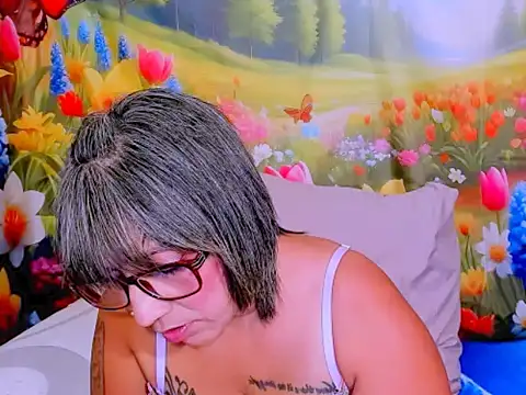 Chat +18 de indianroxy ao vivo