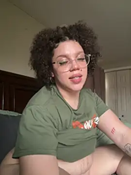 QueenNuttCollector's Live XXX Chat