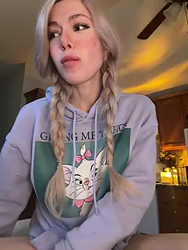 دردشة propertyofdaddy الجنسية المباشرة