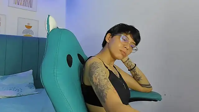 ivyheat3's Live XXX Chat