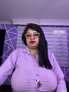 MiiaaJoness Chat XXX in diretta