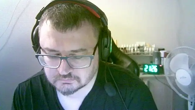 XXX chat uživo modela SirAbuser