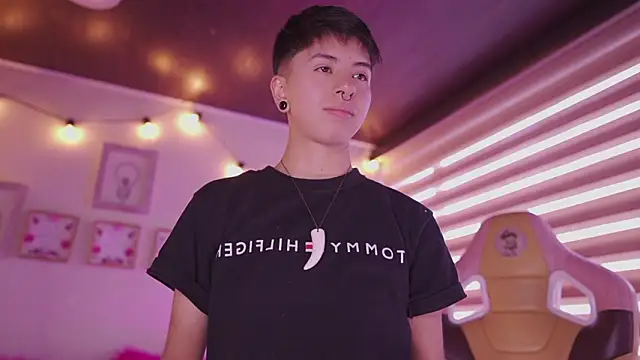 Chat +18 de tommy_blue ao vivo