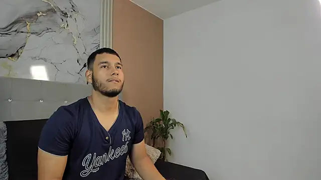 ander_montoyaa's Live XXX Chat