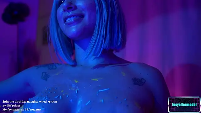 LucyAllenX's Live XXX Chat