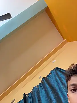 RedQQueen Show in webcam