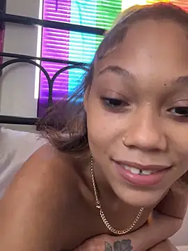 Tamiii420 Adlı Modelin Canlı XXX Sohbeti