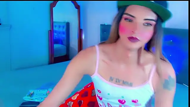 malahya_ élő XXX-chatje