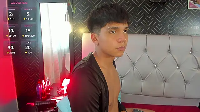 Thiago_Kozak Live XXX Chat