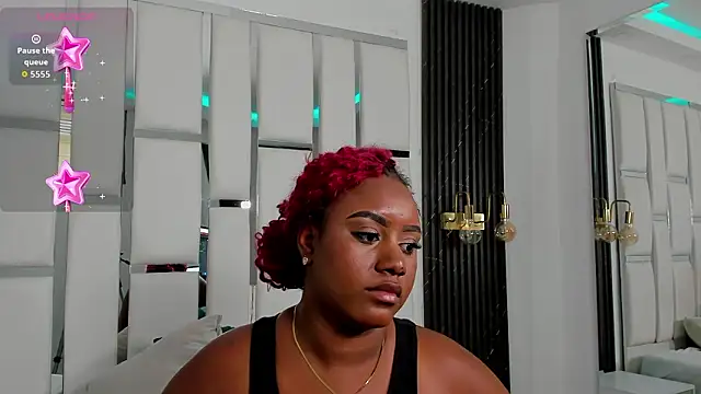 Chat +18 de laia_fisher_ ao vivo