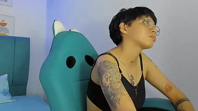 ivyheat3のライブXXXチャット