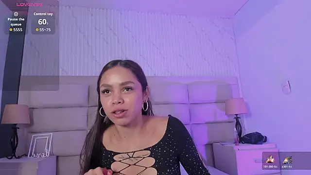 دردشة CarolineFyre الجنسية المباشرة