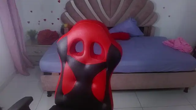 sven_fox723's Live XXX Chat