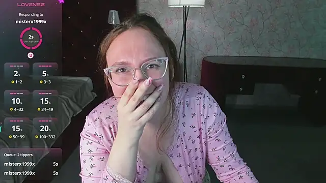 ellie_coy_ 现场XXX聊天