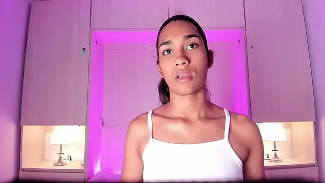 AnahiCollins Chat XXX in diretta