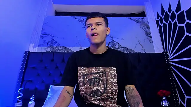 DylanRoyce_ Live XXX-Chat