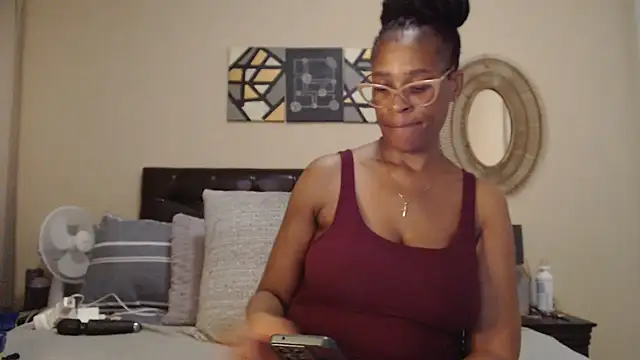 Creamyass22 Show in webcam