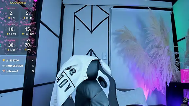 KarelyMitchel élő XXX-chatje