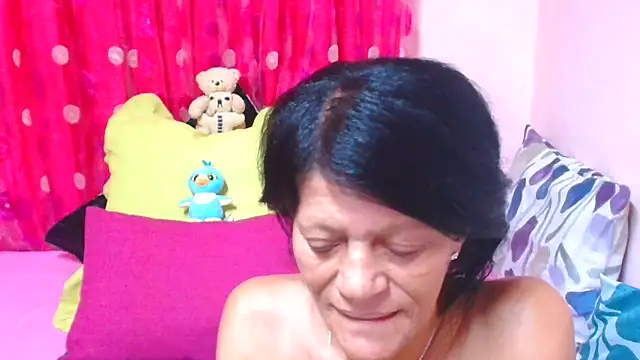 دردشة SLUTTYROXY الجنسية المباشرة