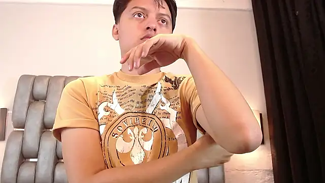 Chat +18 de Kevin_Charless ao vivo