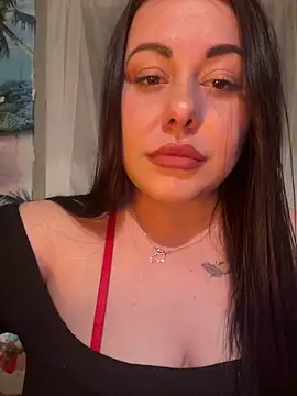 DaisyStreet Adlı Modelin Canlı XXX Sohbeti