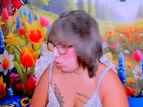 indianroxy's Live XXX Chat