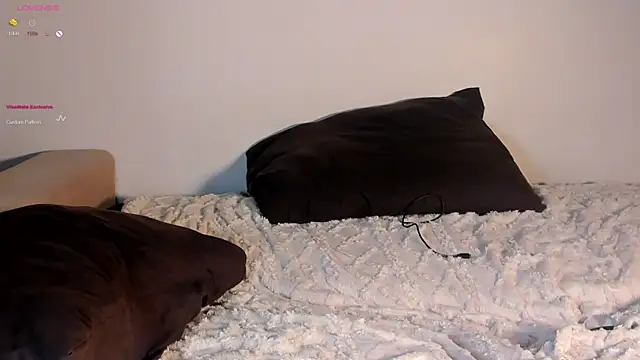 Emilia_mala 即時 XXX 聊天