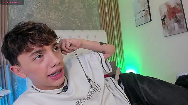 Tomy_Rox Live XXX-chat