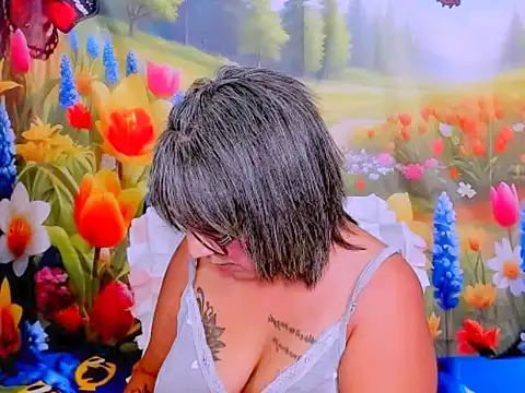 indianroxy Chat XXX live