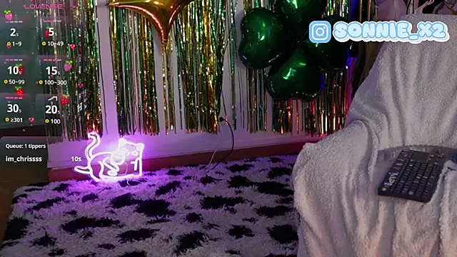 Sonnie_mami élő XXX-chatje